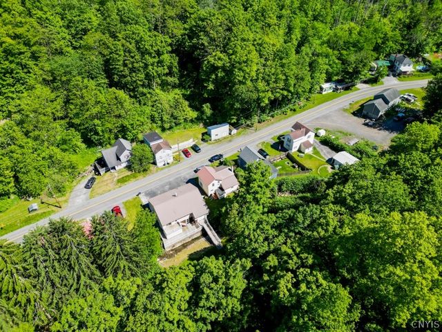 601 Spinnerville Gulf Rd N, German Flatts, NY 13357
