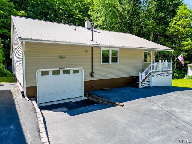 601 Spinnerville Gulf Rd N, German Flatts, NY 13357