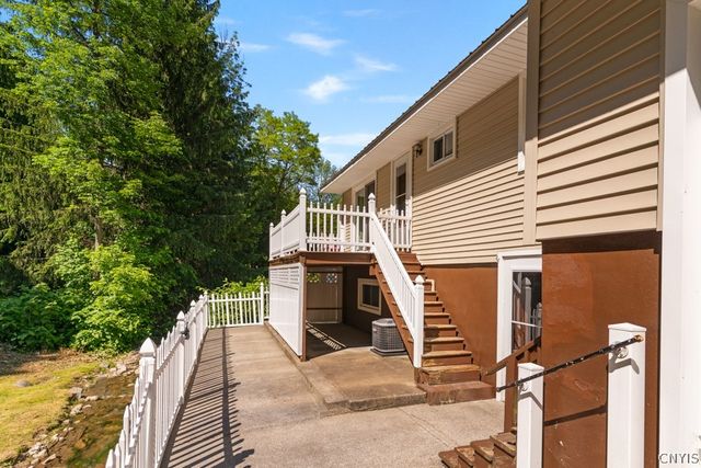 601 Spinnerville Gulf Rd N, German Flatts, NY 13357