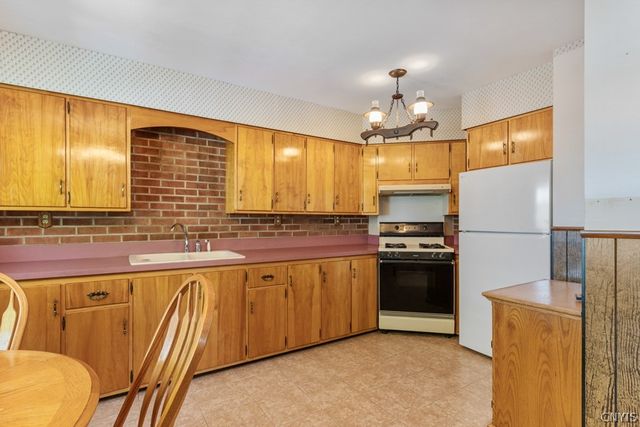 601 Spinnerville Gulf Rd N, German Flatts, NY 13357