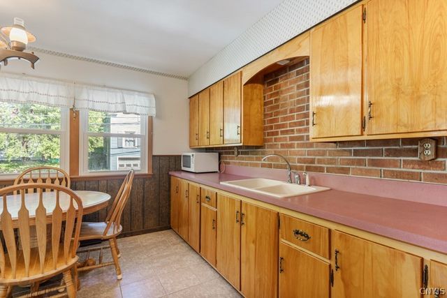 601 Spinnerville Gulf Rd N, German Flatts, NY 13357