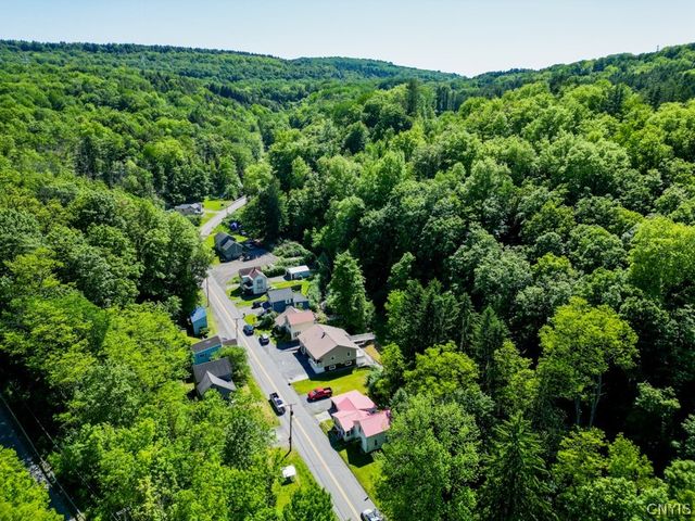601 Spinnerville Gulf Rd N, German Flatts, NY 13357