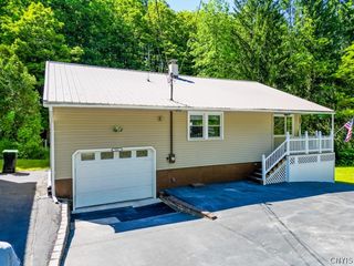 601 Spinnerville Gulf Rd N, German Flatts, NY 13357