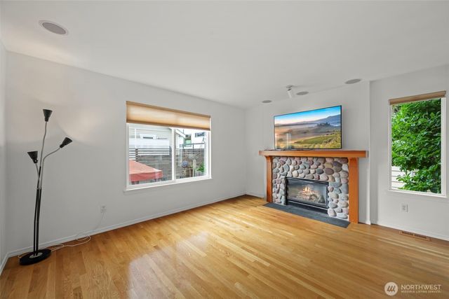 5243 40th Avenue NE, Seattle, WA 98105
