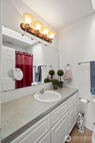 5243 40th Avenue NE, Seattle, WA 98105