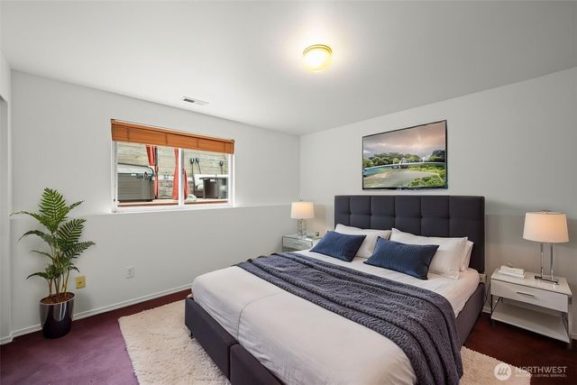 5243 40th Avenue NE, Seattle, WA 98105