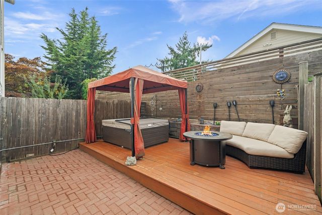 5243 40th Avenue NE, Seattle, WA 98105