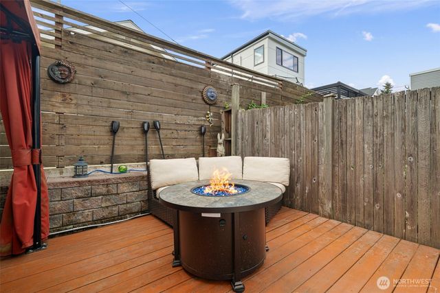 5243 40th Avenue NE, Seattle, WA 98105