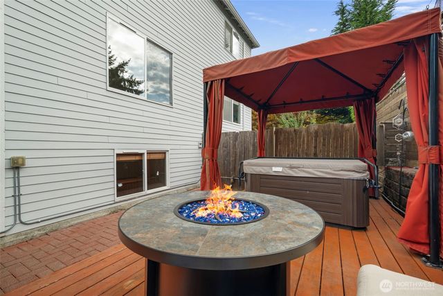 5243 40th Avenue NE, Seattle, WA 98105