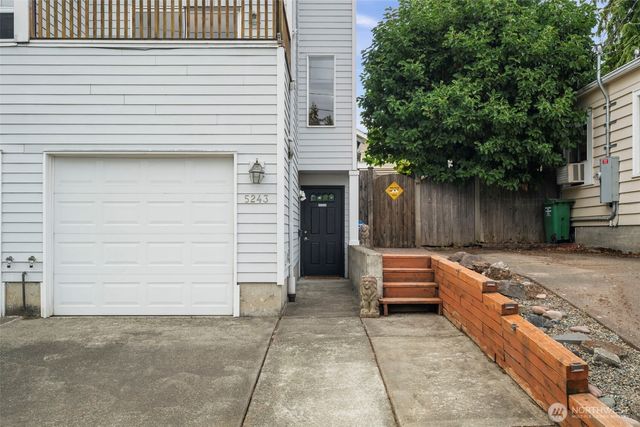 5243 40th Avenue NE, Seattle, WA 98105