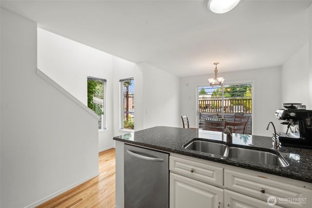 5243 40th Avenue NE, Seattle, WA 98105