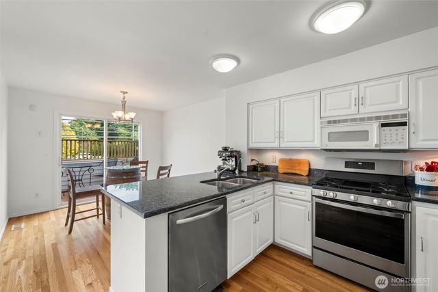 5243 40th Avenue NE, Seattle, WA 98105