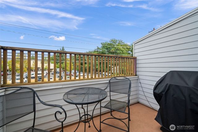 5243 40th Avenue NE, Seattle, WA 98105
