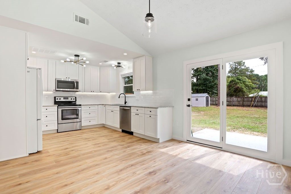 Image 15 of property listing at 223 Melrose Place, Rincon, GA 31326