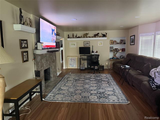 20088 Woodland Street, Harper Woods, MI 48225