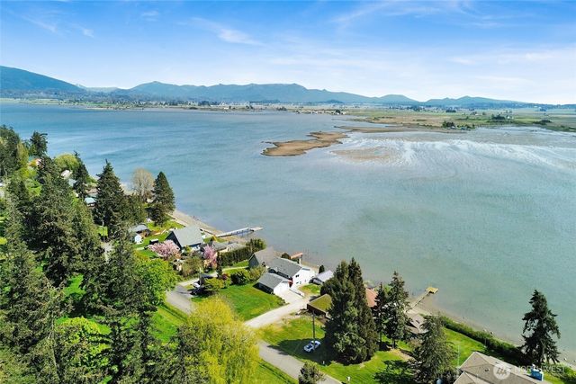 11586 Scott Road, Bow, WA 98232