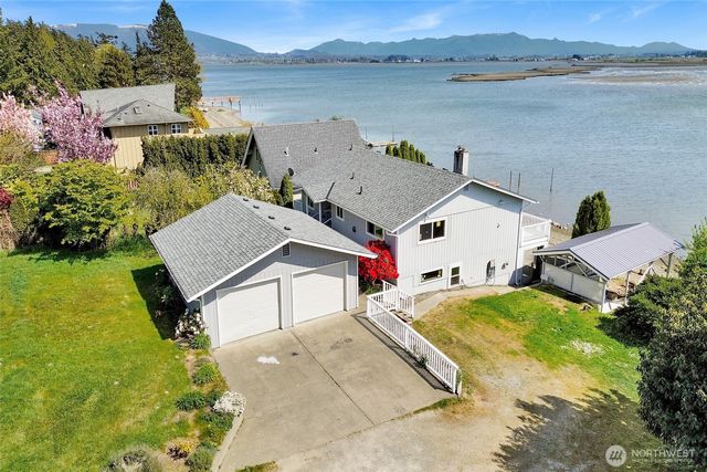 11586 Scott Road, Bow, WA 98232