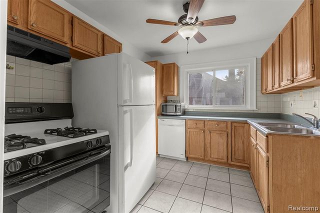 21551 Edison Street, Dearborn, MI 48124