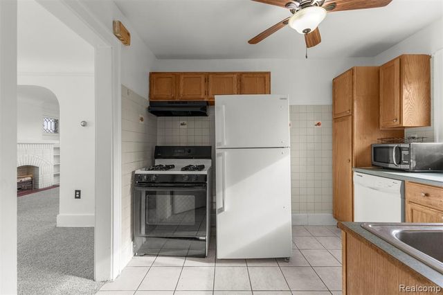 21551 Edison Street, Dearborn, MI 48124