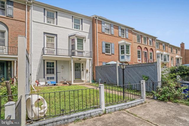 7916 CENTRAL PARK CIR, Alexandria, VA 22309