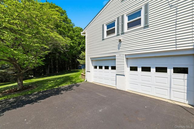 9 Wagon Trail Road, Stormville, NY 12582