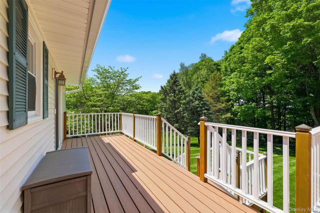 9 Wagon Trail Road, Stormville, NY 12582
