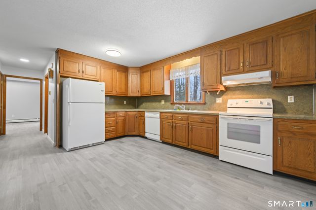 50 Woodhaven Drive, Burlington, CT 06013