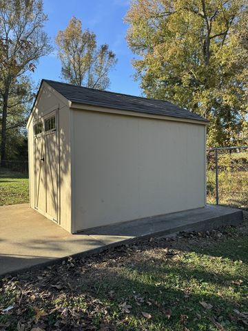 603 Spruce Dr, Clarksville, TN 37042