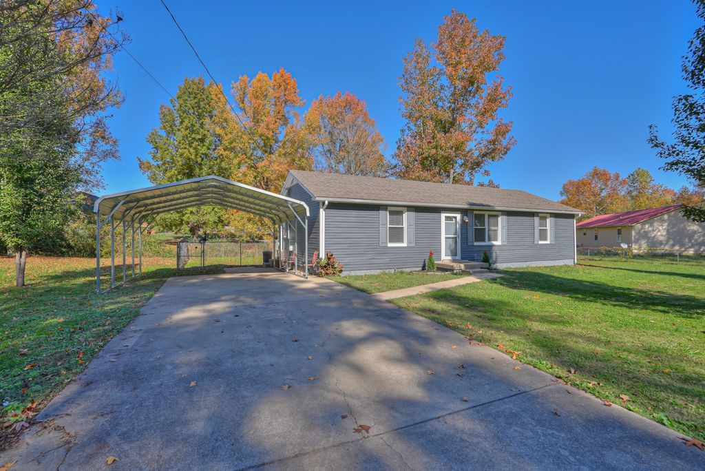 603 Spruce Dr, Clarksville, TN 37042