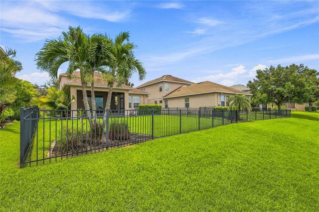 8478 NANDINA DRIVE, Sarasota, FL 34240