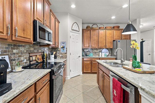 8478 NANDINA DRIVE, Sarasota, FL 34240