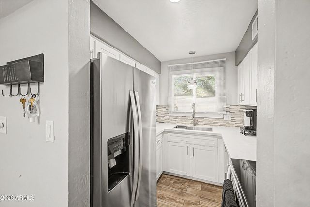 4024 N PARKWAY Avenue, Scottsdale, AZ 85251