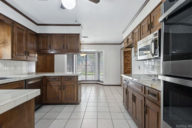 305 Cottonwood Drive, England, AR 72046