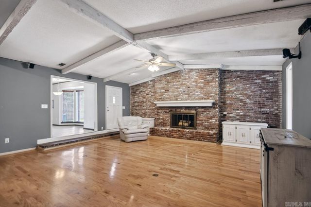 305 Cottonwood Drive, England, AR 72046