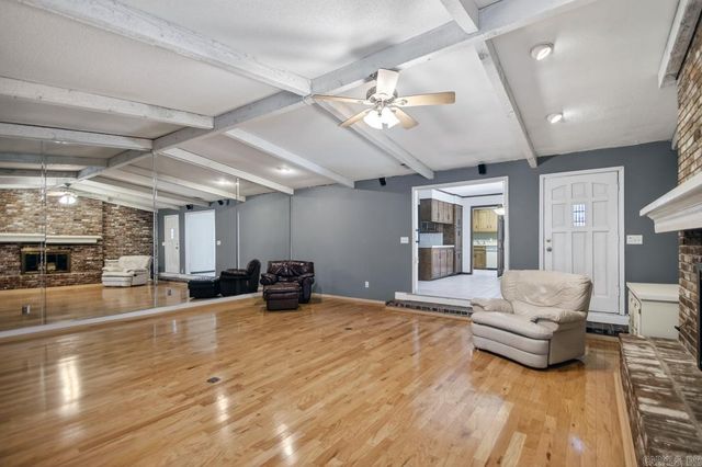 305 Cottonwood Drive, England, AR 72046