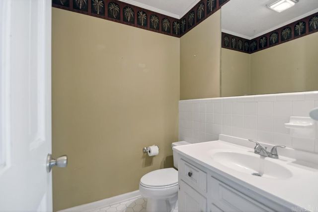 305 Cottonwood Drive, England, AR 72046