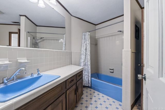 305 Cottonwood Drive, England, AR 72046