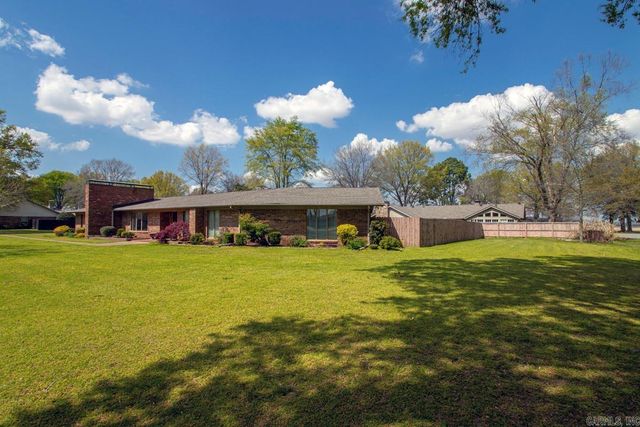 305 Cottonwood Drive, England, AR 72046