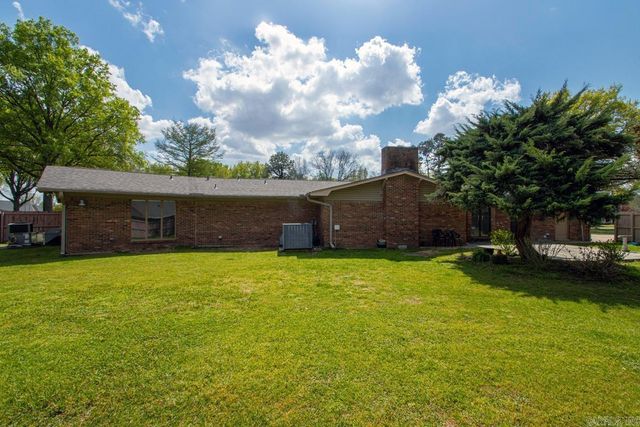 305 Cottonwood Drive, England, AR 72046
