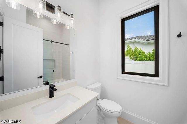 638 93rd AVE N, Naples, FL 34108