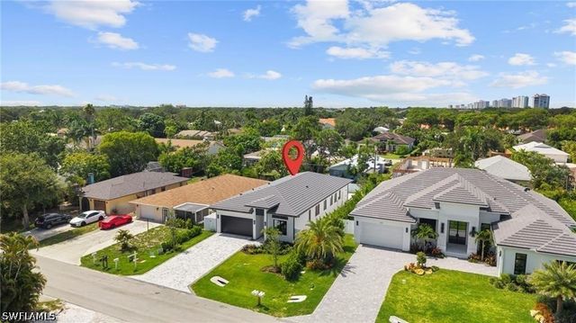 638 93rd AVE N, Naples, FL 34108