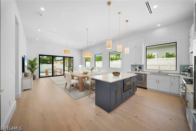638 93rd AVE N, Naples, FL 34108