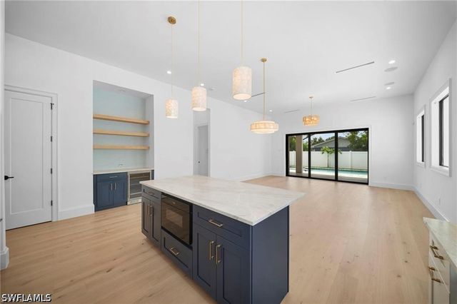 638 93rd AVE N, Naples, FL 34108