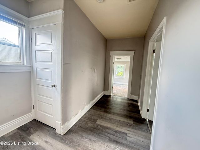2823 W Main St, Louisville, KY 40212