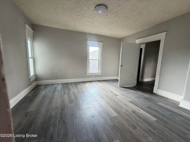 2823 W Main St, Louisville, KY 40212
