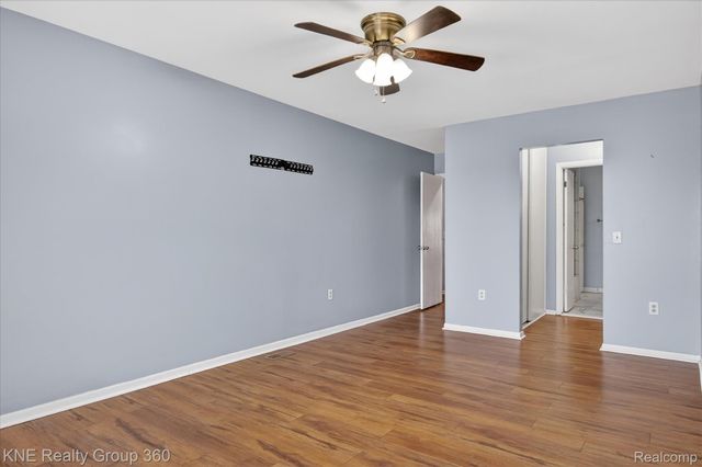 8092 Willow Lane, Warren, MI 48093