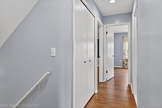 8092 Willow Lane, Warren, MI 48093