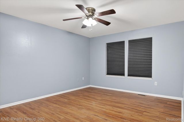 8092 Willow Lane, Warren, MI 48093