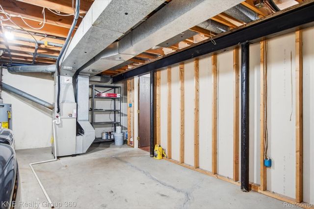 8092 Willow Lane, Warren, MI 48093