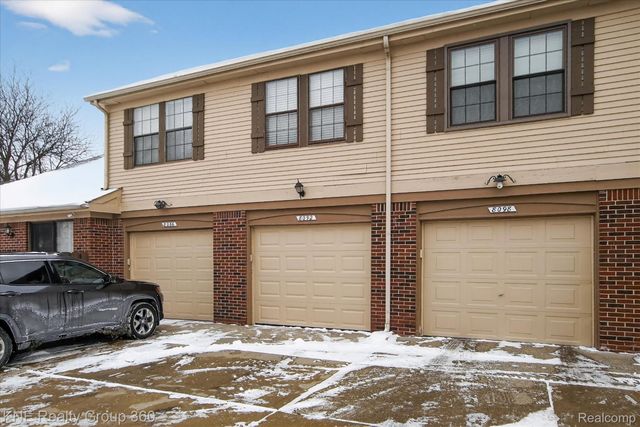 8092 Willow Lane, Warren, MI 48093